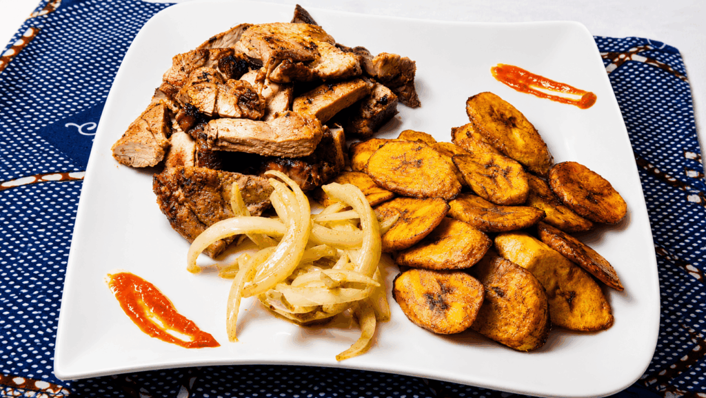 African mixed grill skewers with fried plantains at Rio Fresco du Sénégal