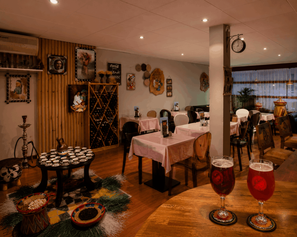 Warm and modern interior of Savanna Coffee & African coffee restaurant St. Gallen Switzerland